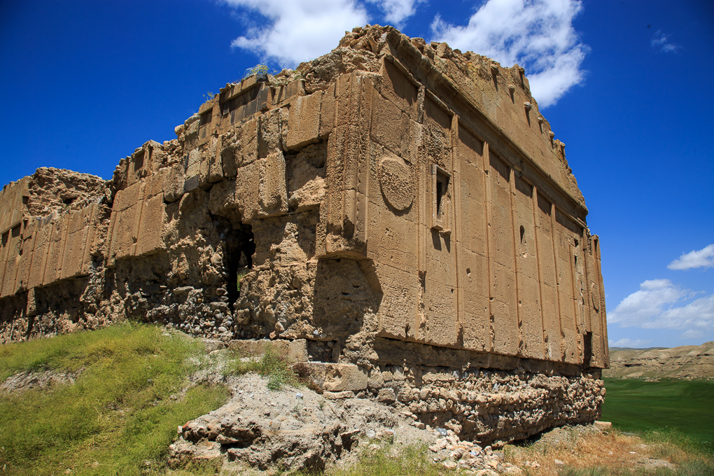Başkale (Adamakert)